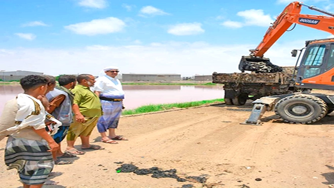 باخبيرة يطلع على سير عمل تأهيل وصيانة احواض معالجة مياه الصرف الصحي في كابوتا